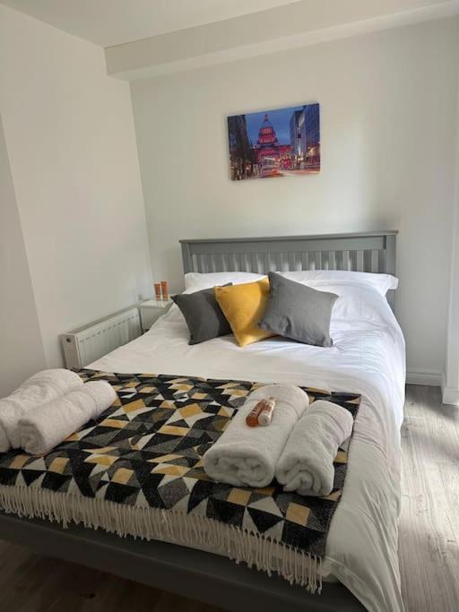 Modern 1-Bed Apartment Belfast Exterior foto